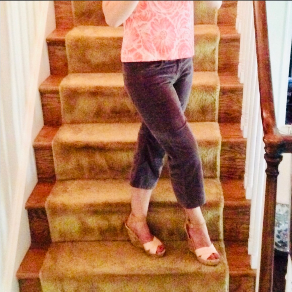 💯% Authentic Marc Jacobs Corduroy Capri Pants!